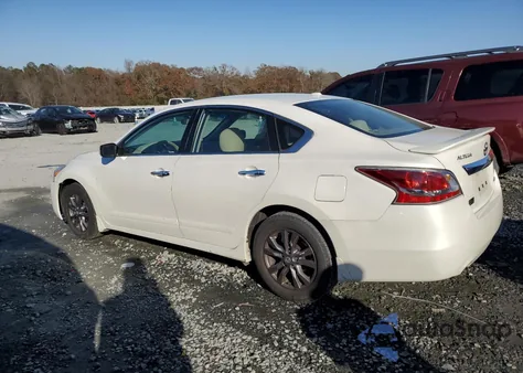 2015 Nissan Altima 2.5 z USA, uszkodzony, nr VIN 1N4AL3AP1FC492141